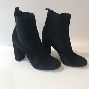Theory pull on boots . Suede